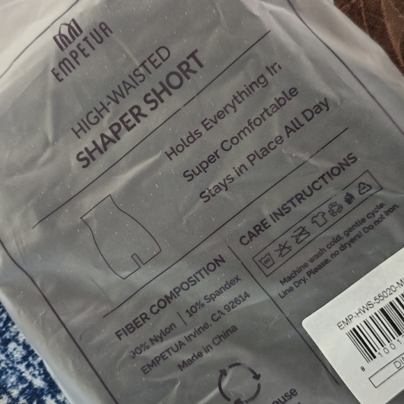 Empetua-High-Waisted Shaper Shorts - Picture 11 of 12